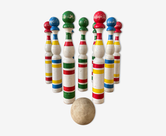 Ancien jeu de quilles en bois peint