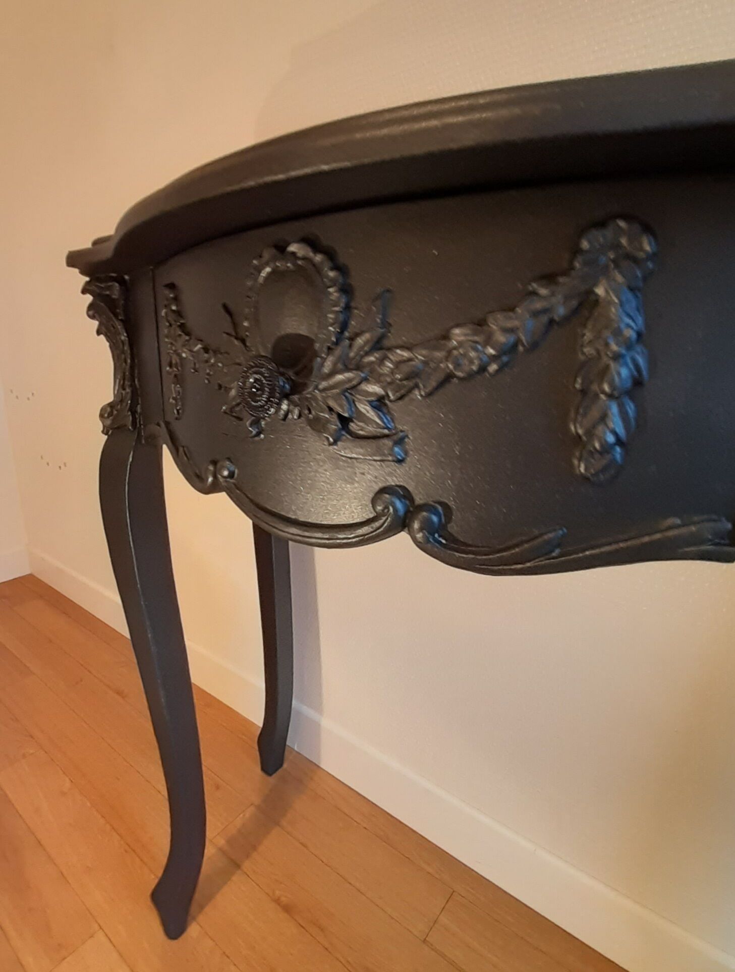 Baroque console black steel