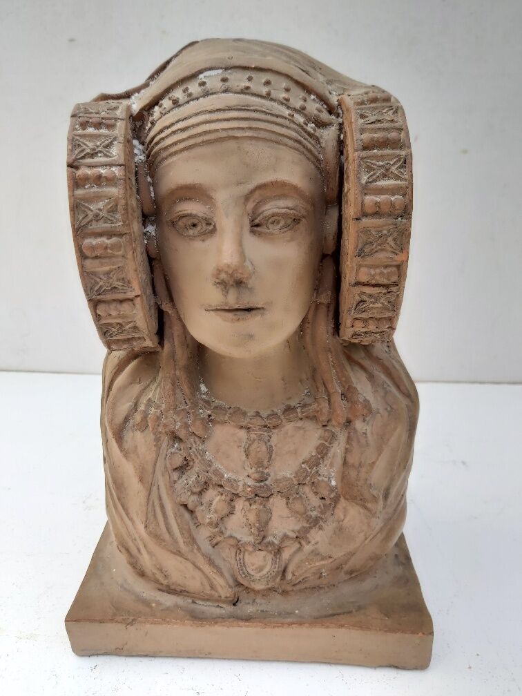 Bust terracotta woman