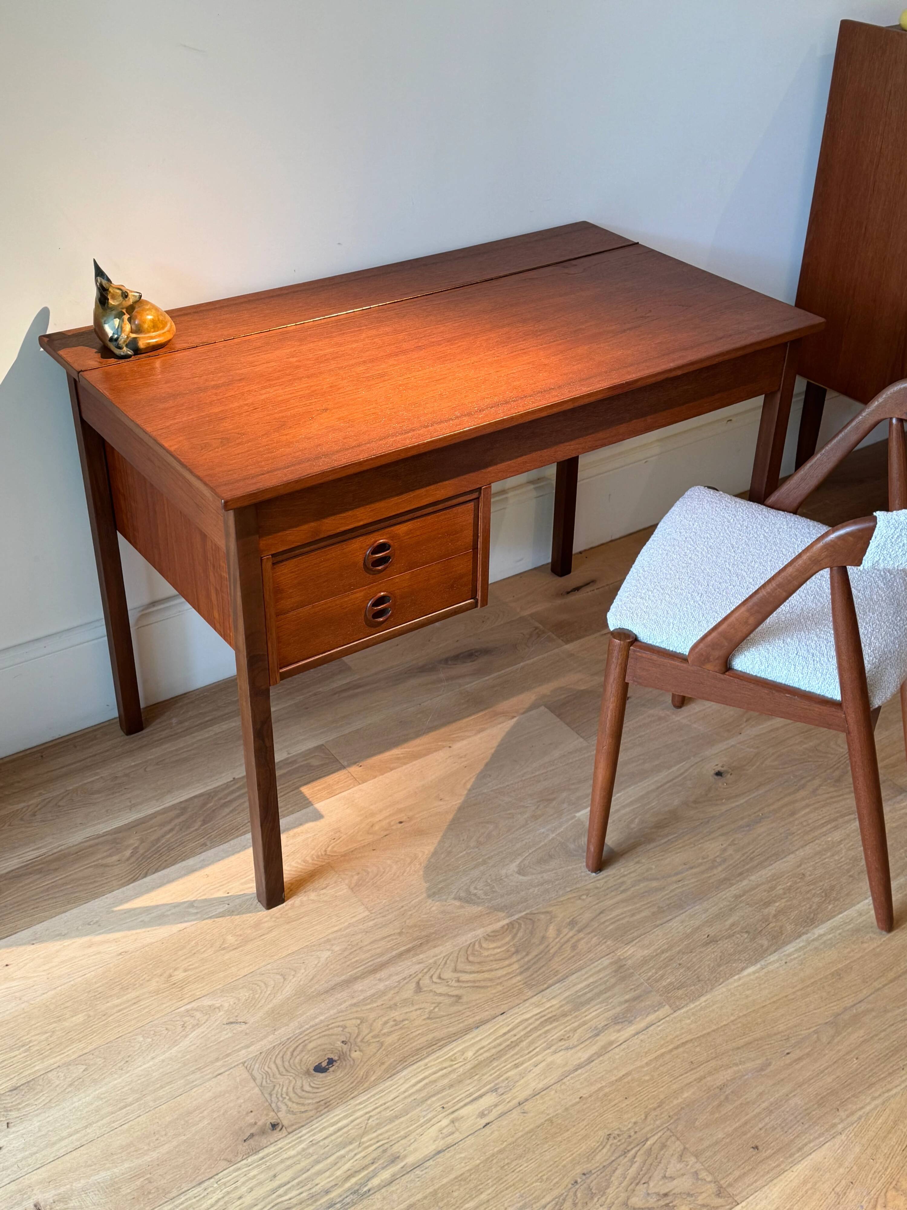 Scandinavian vintage teak desk / dressing table "Arnold"