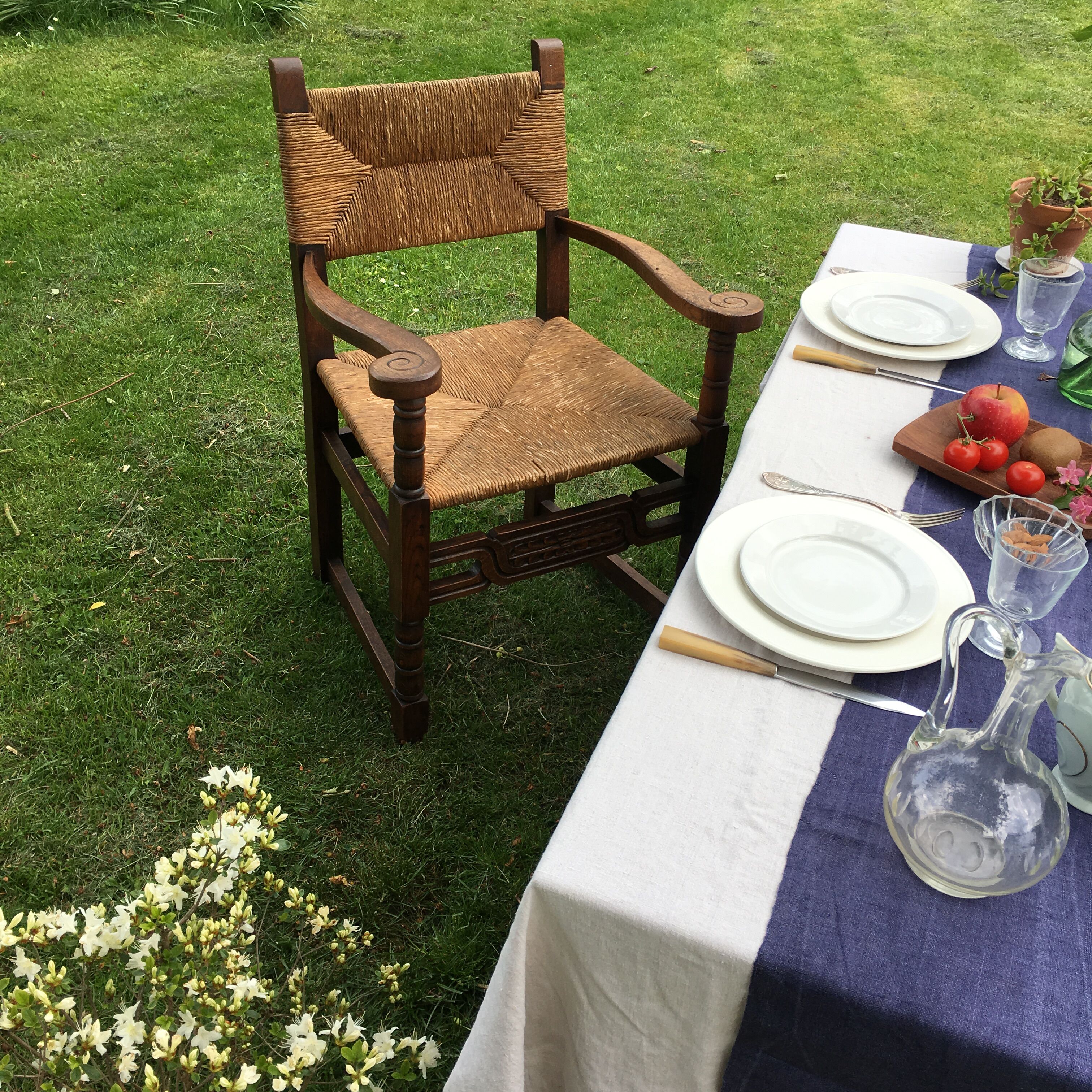 Rustic armchair solid wood and plaited straw