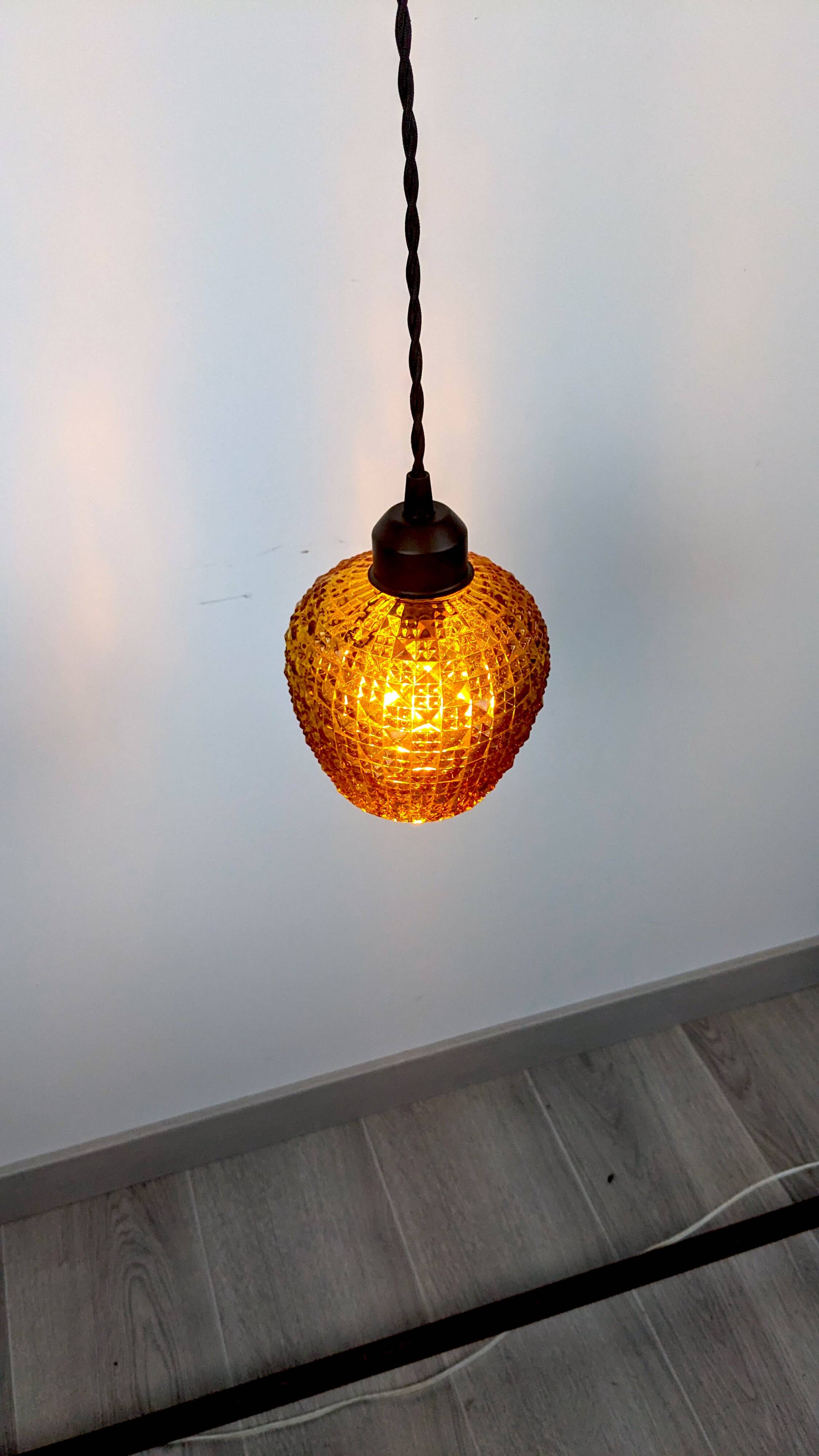 Vintage pendant light in ocher chiseled glass