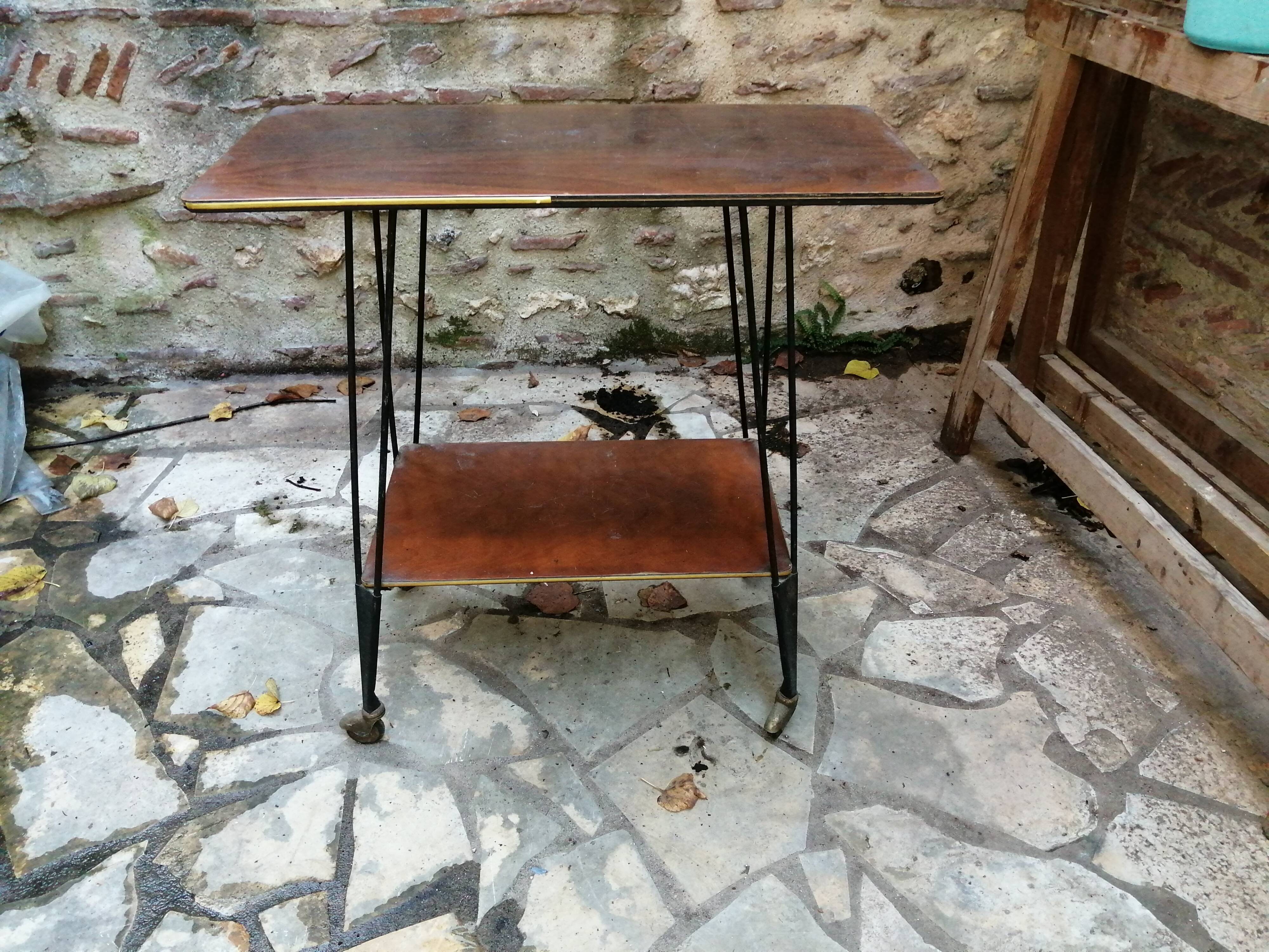 Serving table feet eiffel compass