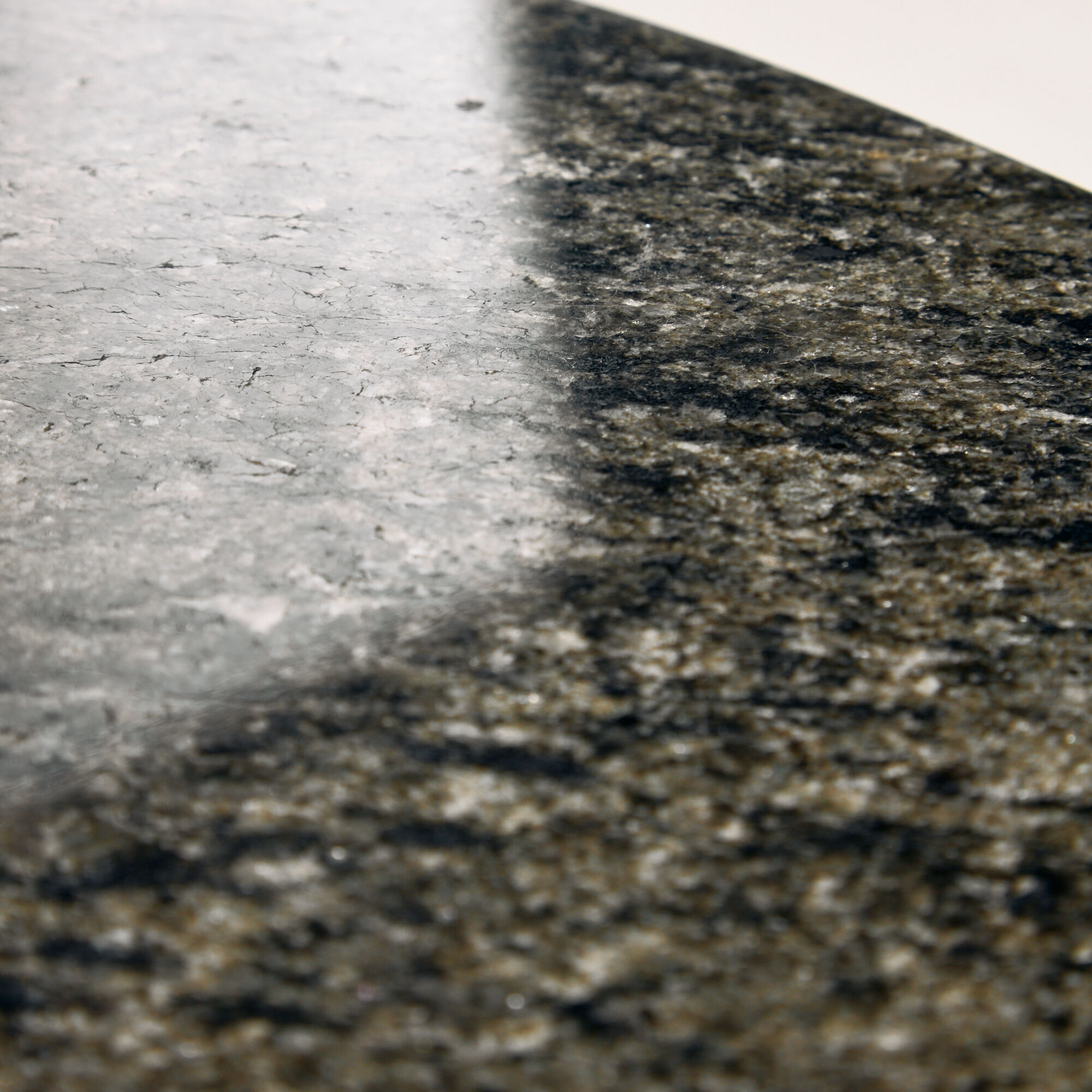 Table basse en granit Up & Up