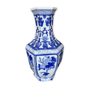 Chinese porcelain vase