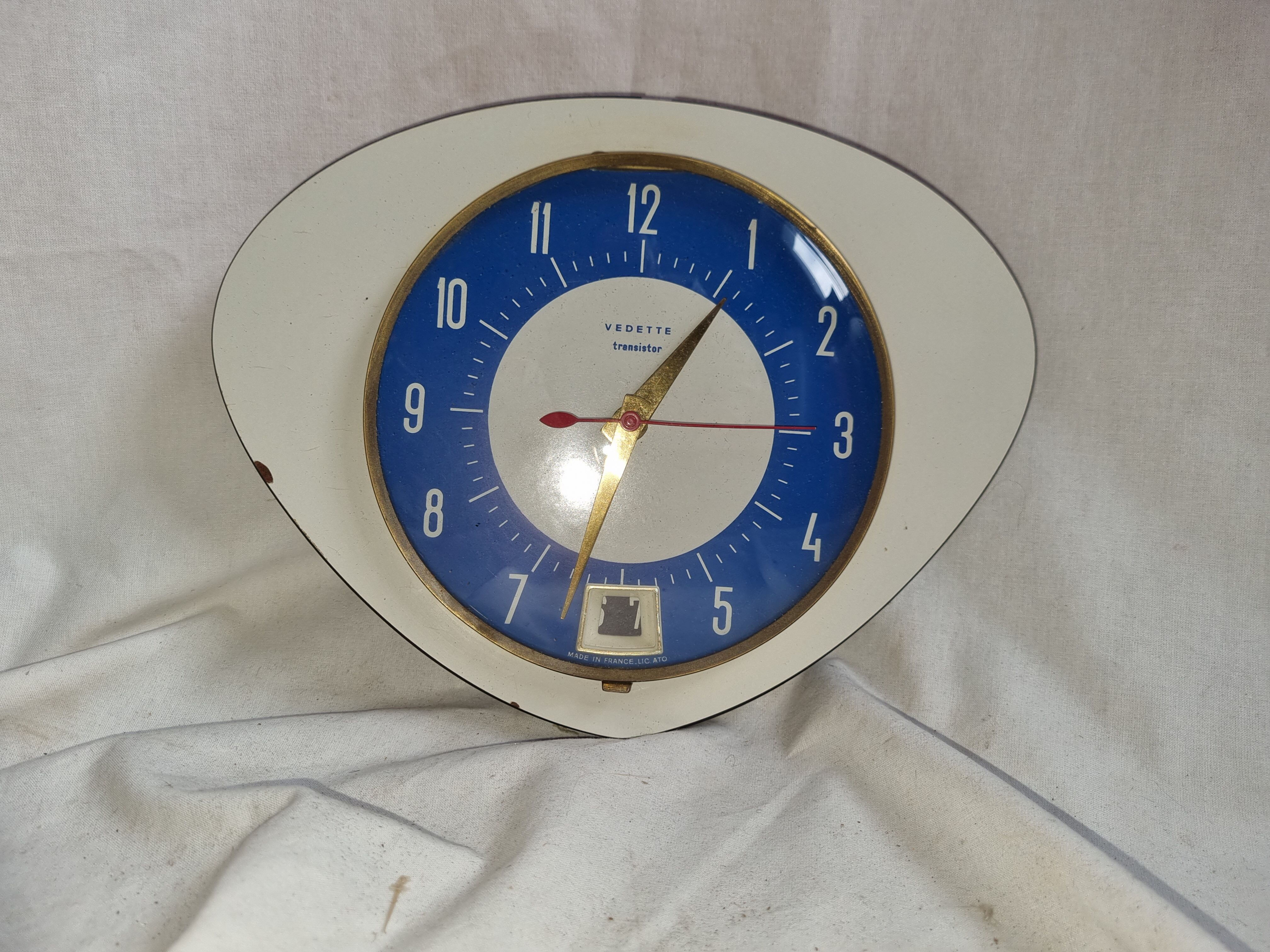 Featured kitchen clock, 1970