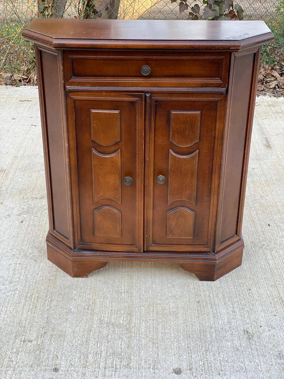 Meuble d'entrée commode de style colonial en bois massif