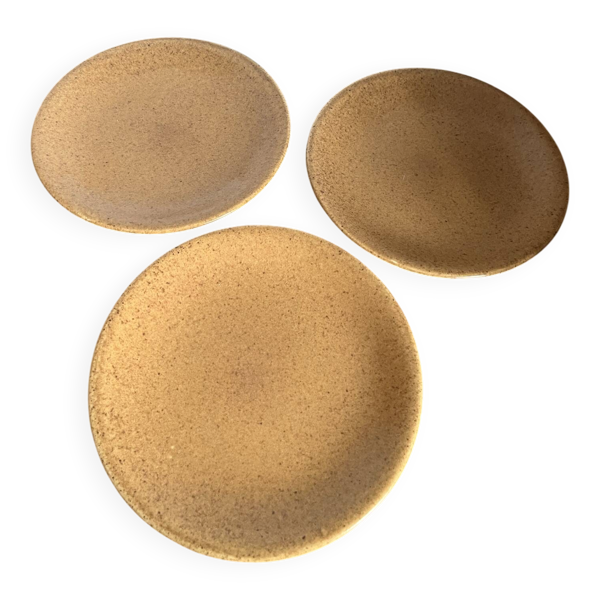 3 assiettes plates