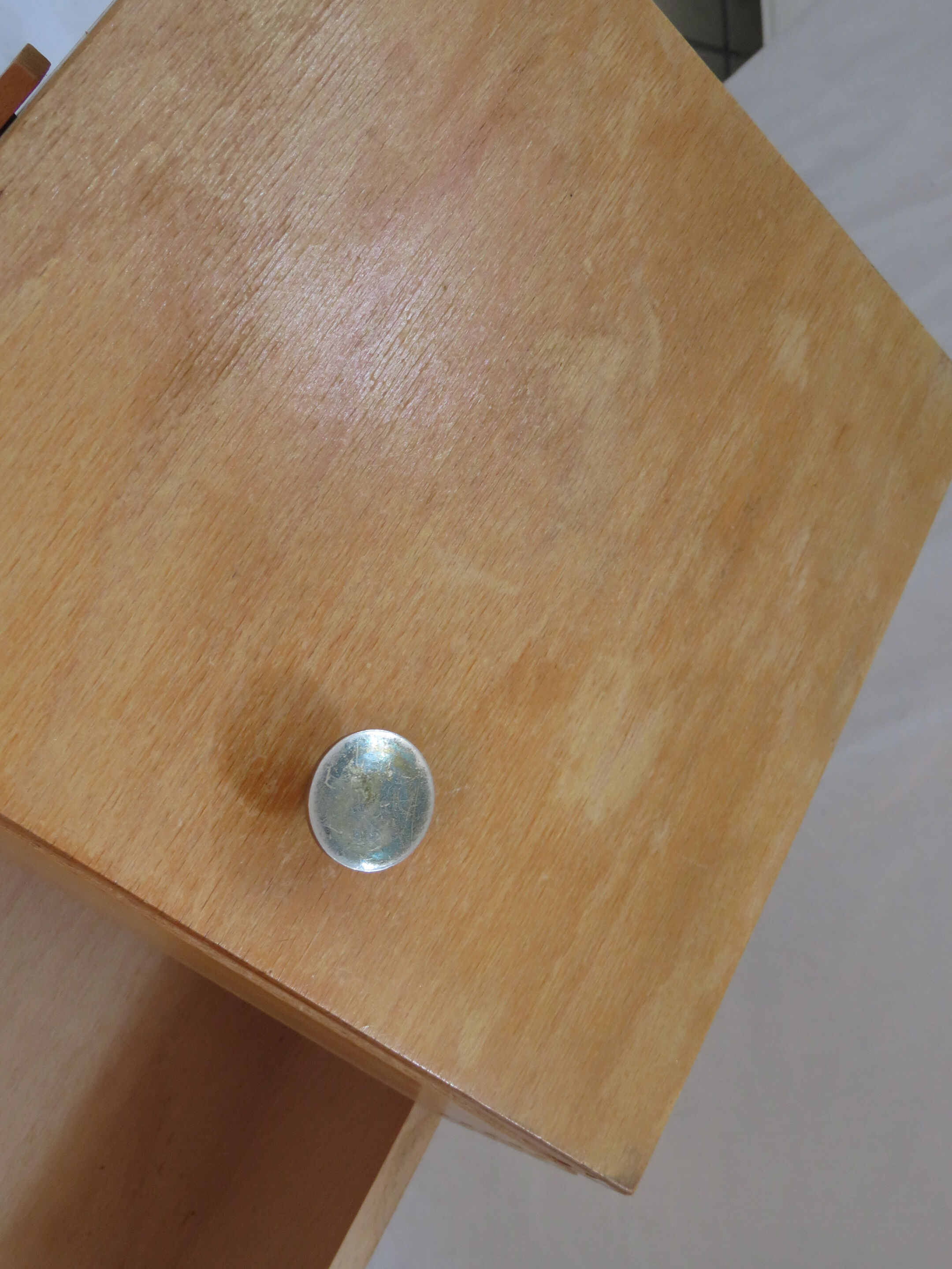 Tripod light wood worker