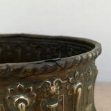 Repulsed brass planter