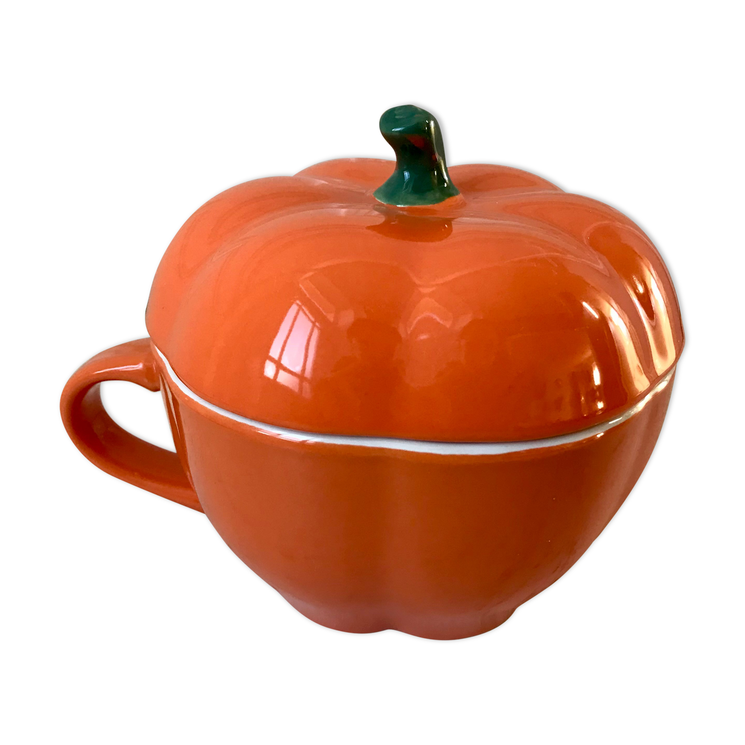 Orange lunch cup in the shape of squash 70s