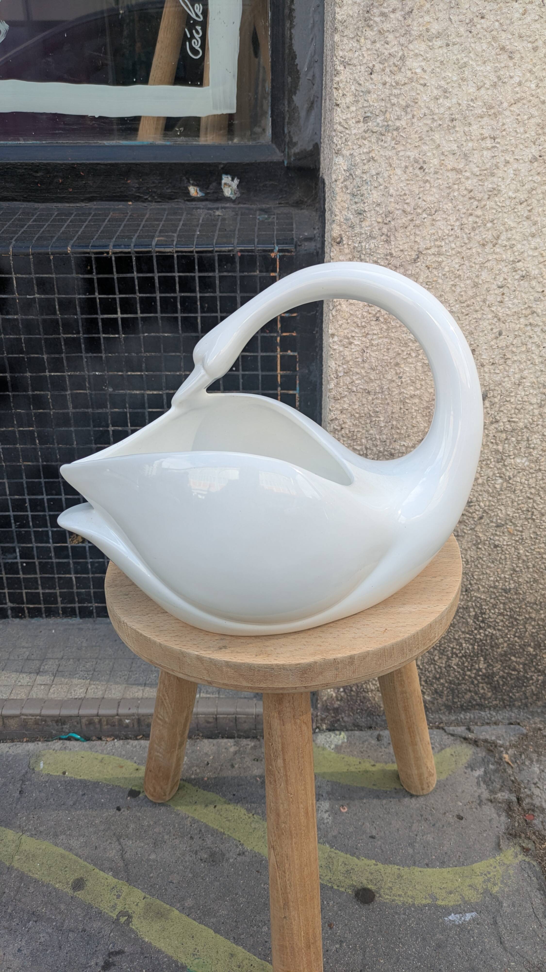 White ceramic planter / pocket tray – Vintage swan