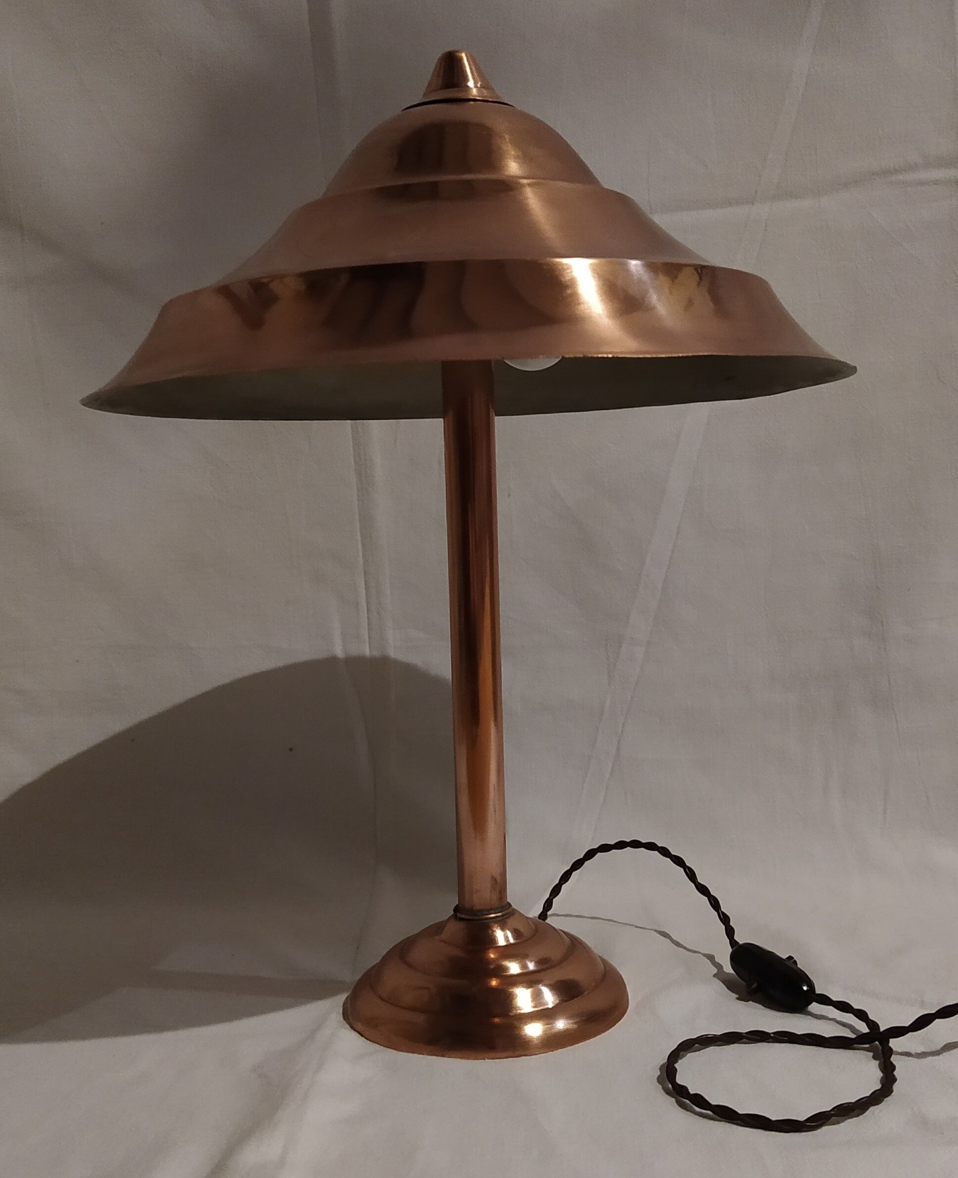 Red copper table lamp 1920/30's