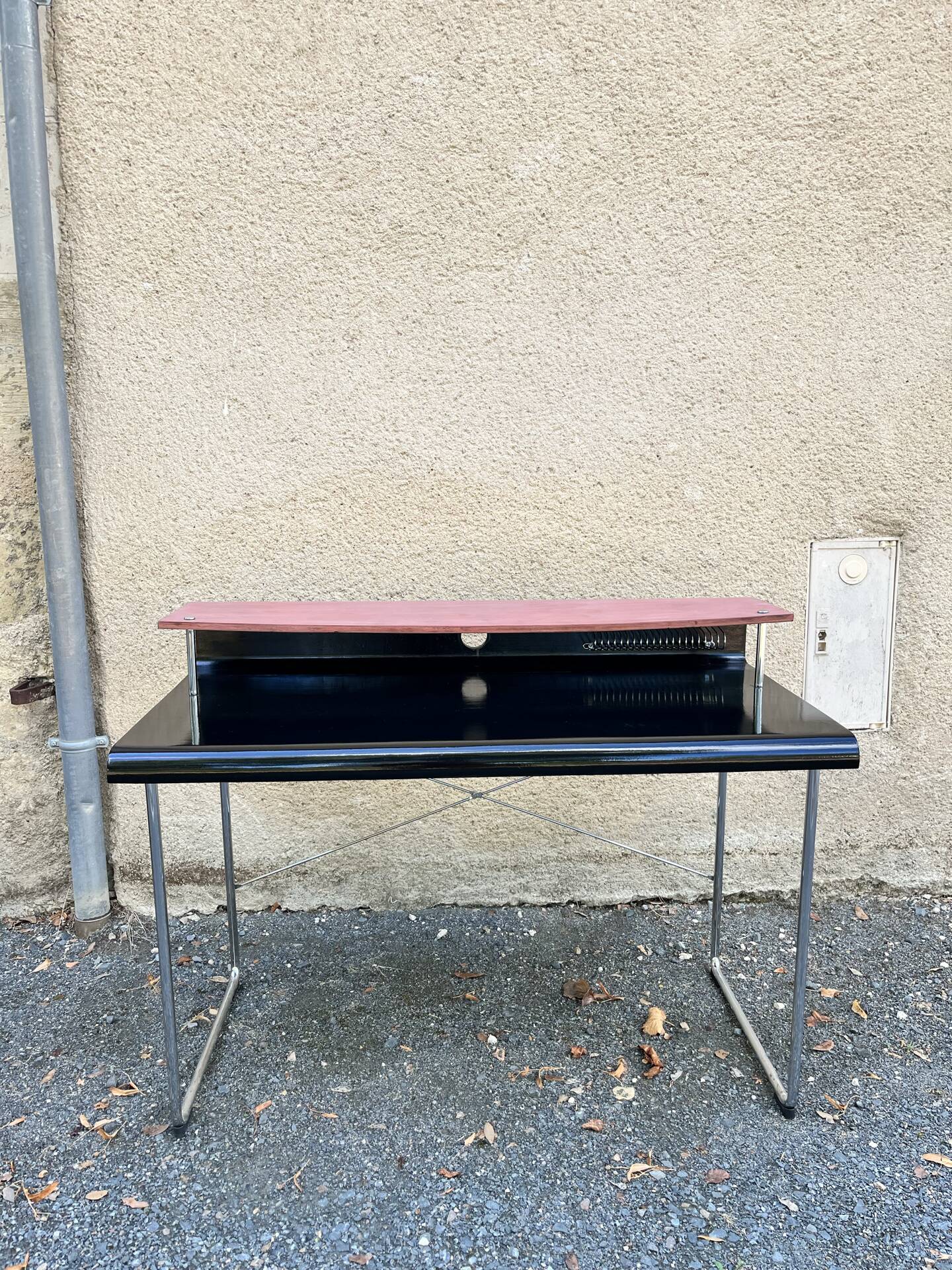 Bauhaus style desk