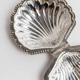 Elegant silver-tone Italian vintage 1960s shell-shaped sugar bowl with spoon