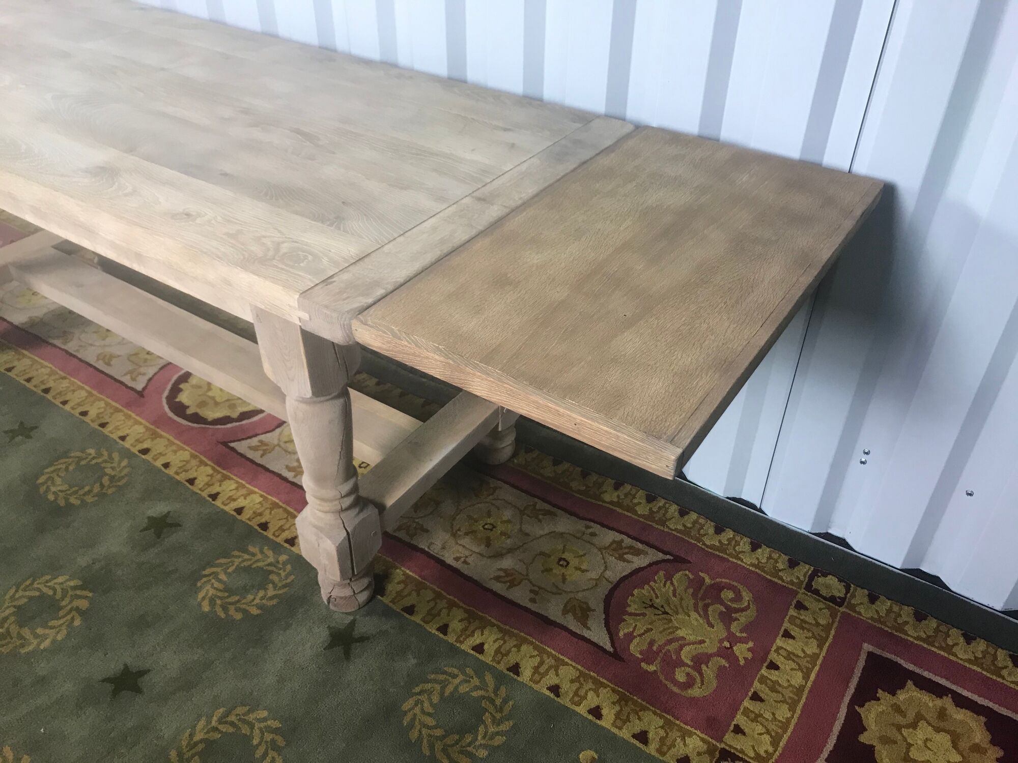 Solid oak farm table with turned feet & 2 elongated aero gum