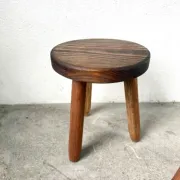 Série de 3 tabourets tripodes en hêtre, années 60