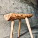 Table tripode bois design Brutaliste