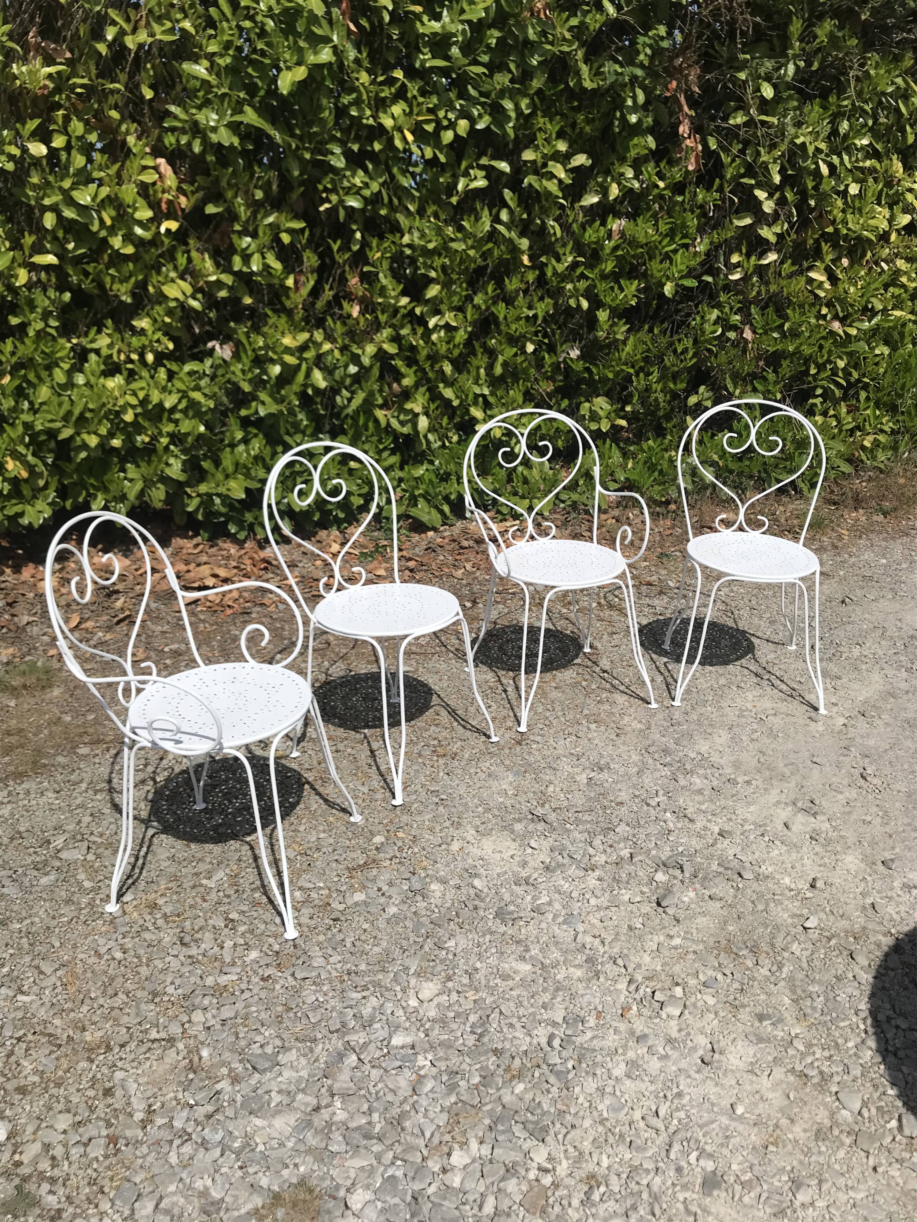 Salon en fer forgé blanc
