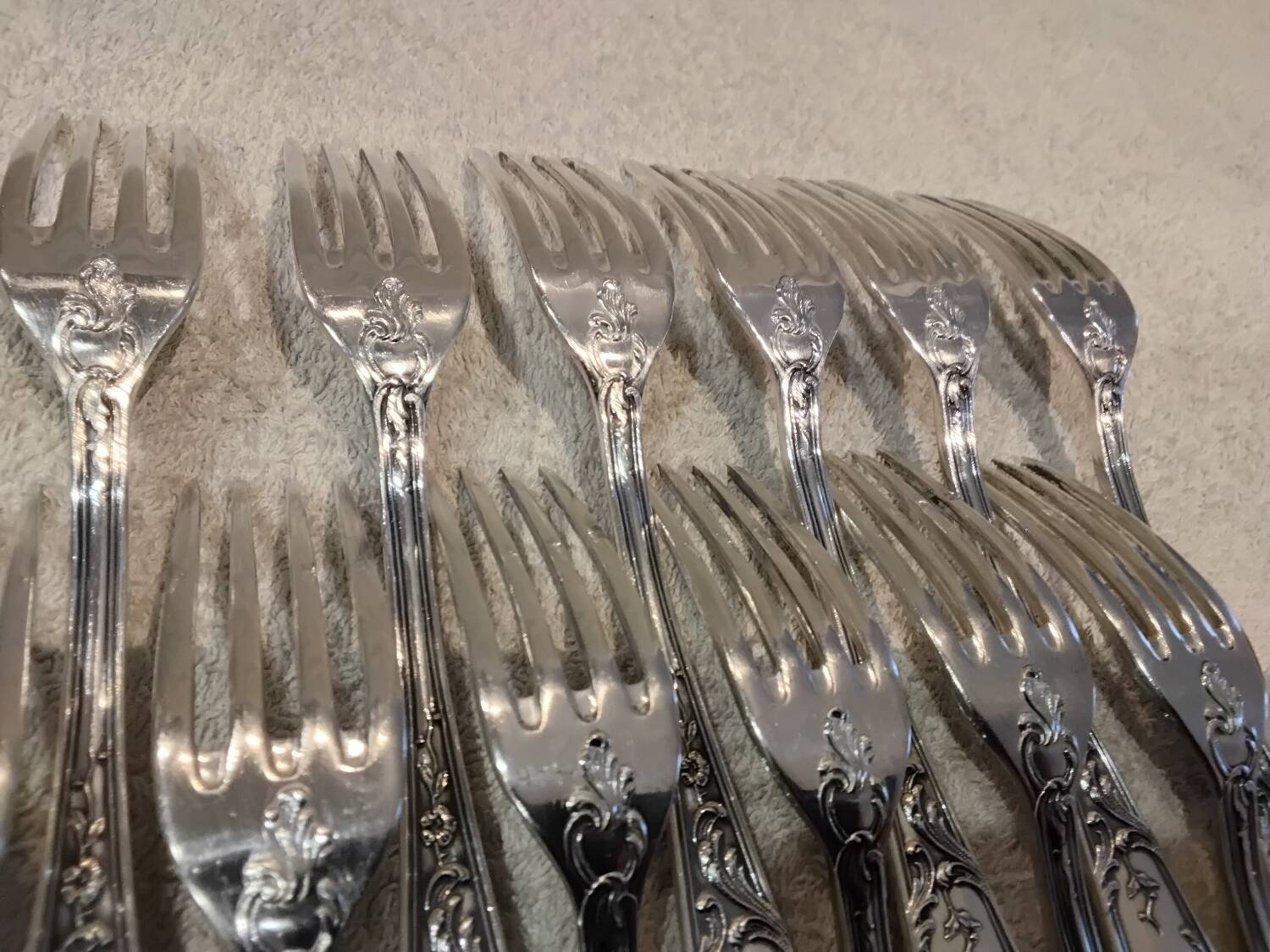 12 silver-plated metal table forks, Ercuis silversmith, Louis XV 29