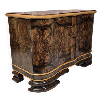 Hypnotising walnut. Art Deco sideboard with amazing grain (Serpentine)