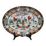 Plat Ovale en Porcelaine de Chine , Asie , décor à 5 Coqs . signé