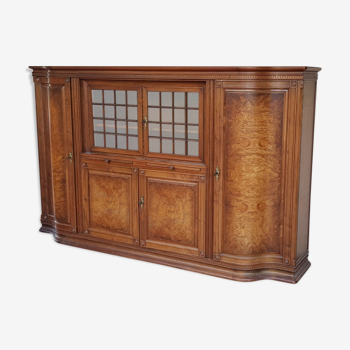 A cupboard buffet in very good condition