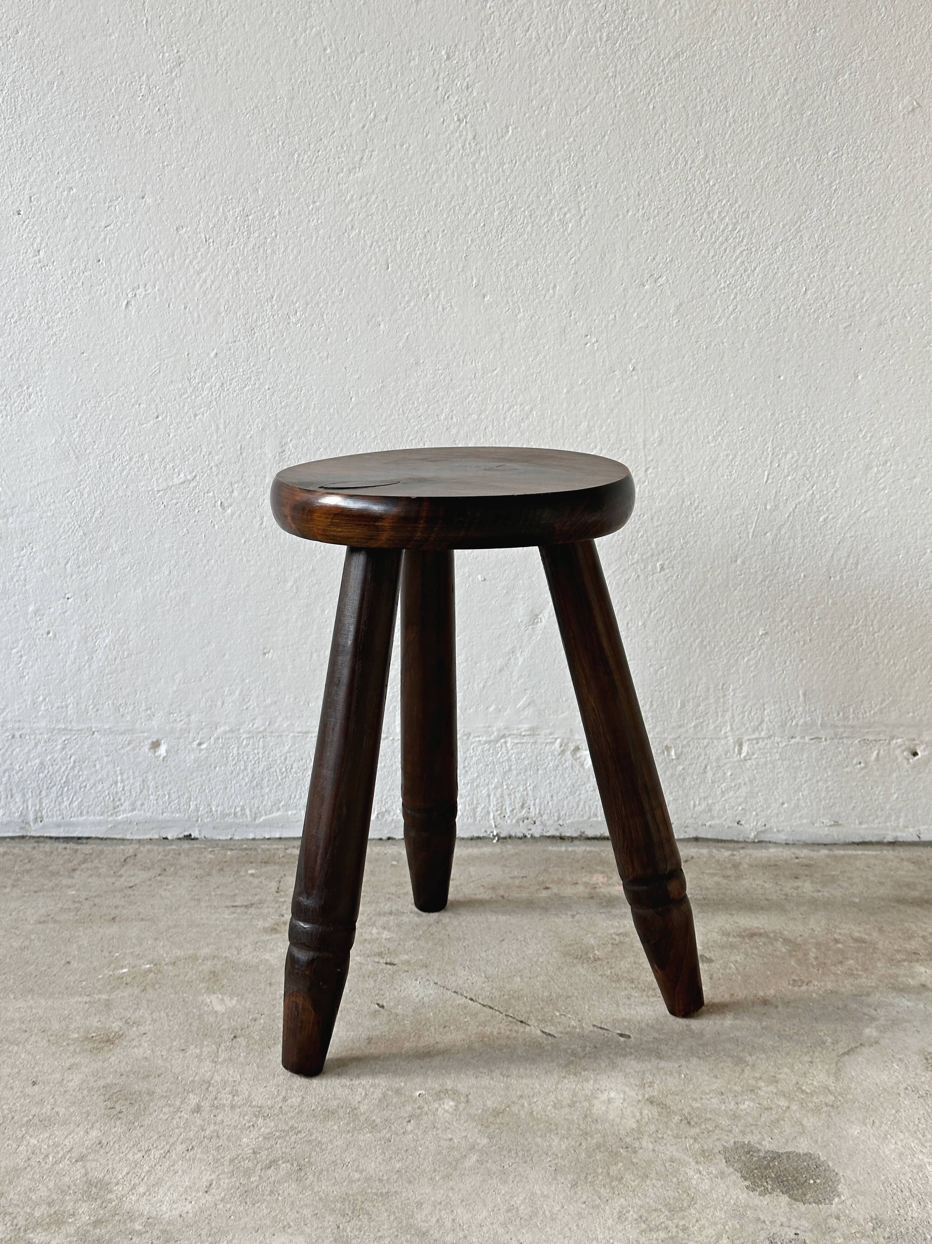 tabouret tripode ancien