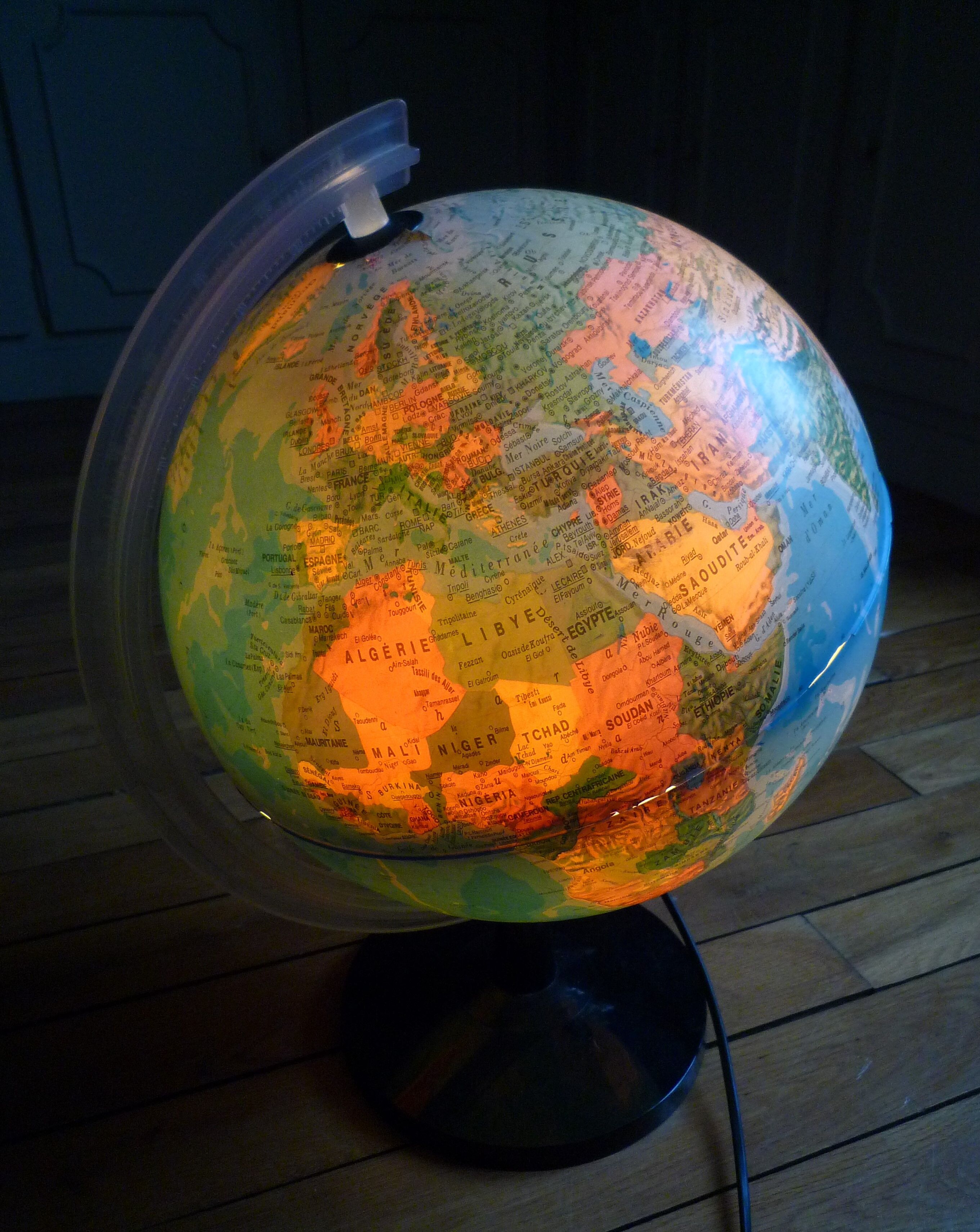 Light Earth Globe, 'Technodidatica' vintage 80s