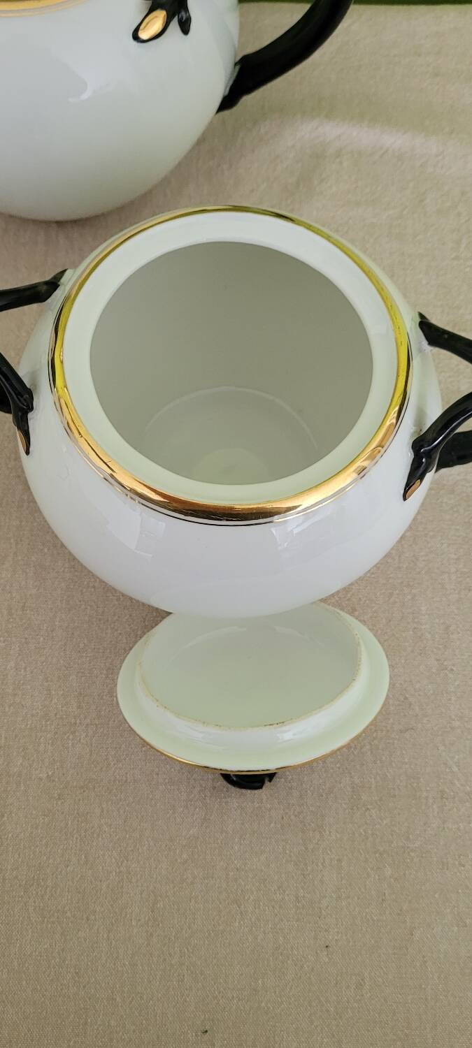 Coffee or tea service