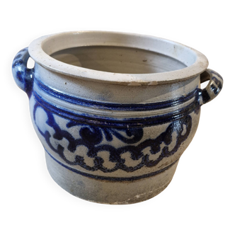 Enameled stoneware pot