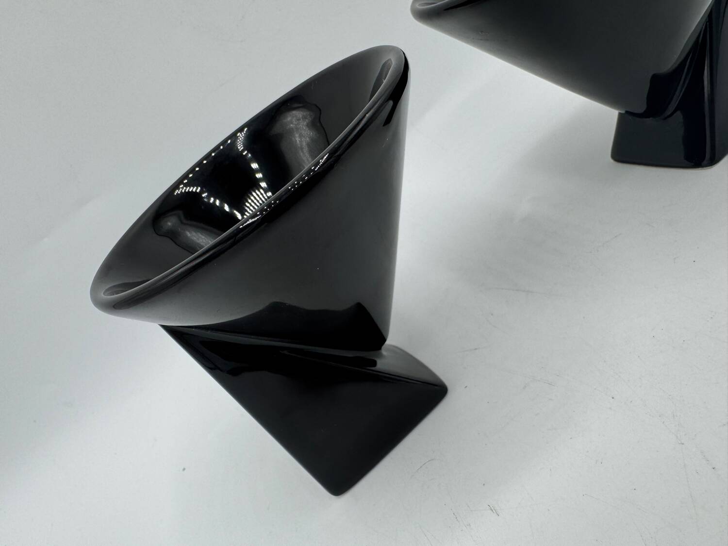 2 cups Salins Pierre Casenove