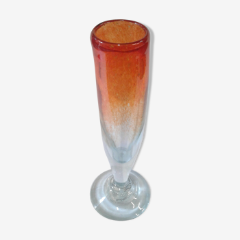 Vase en verre soufflé rouge