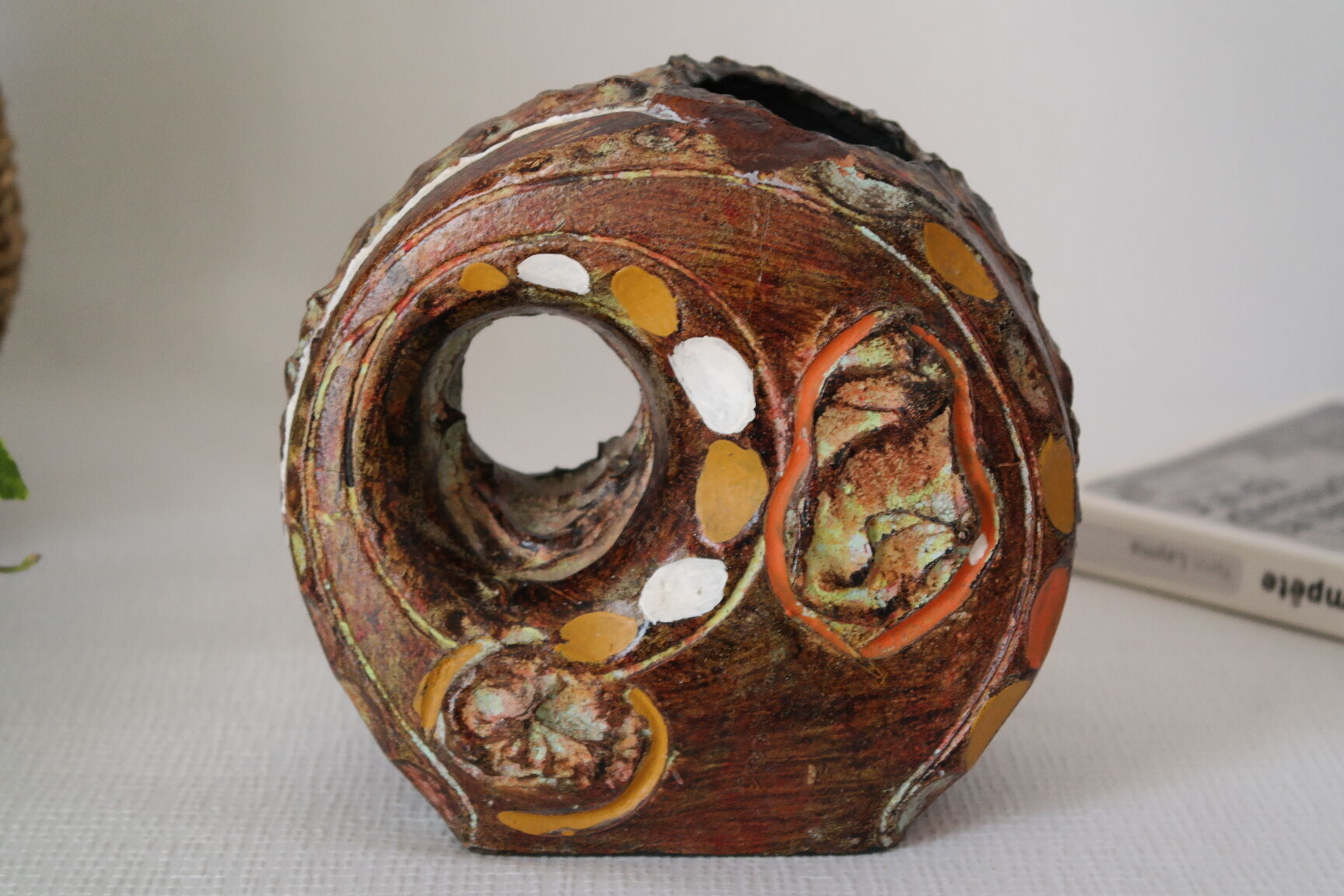 Ceramic vase with modernist bas-reliefs by Luigi Santi from the 1950s.