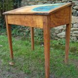 Pupitre en bois peint