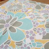Round tablecloth and 6 napkins with vintage flower patterns