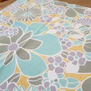Round tablecloth and 6 napkins with vintage flower patterns