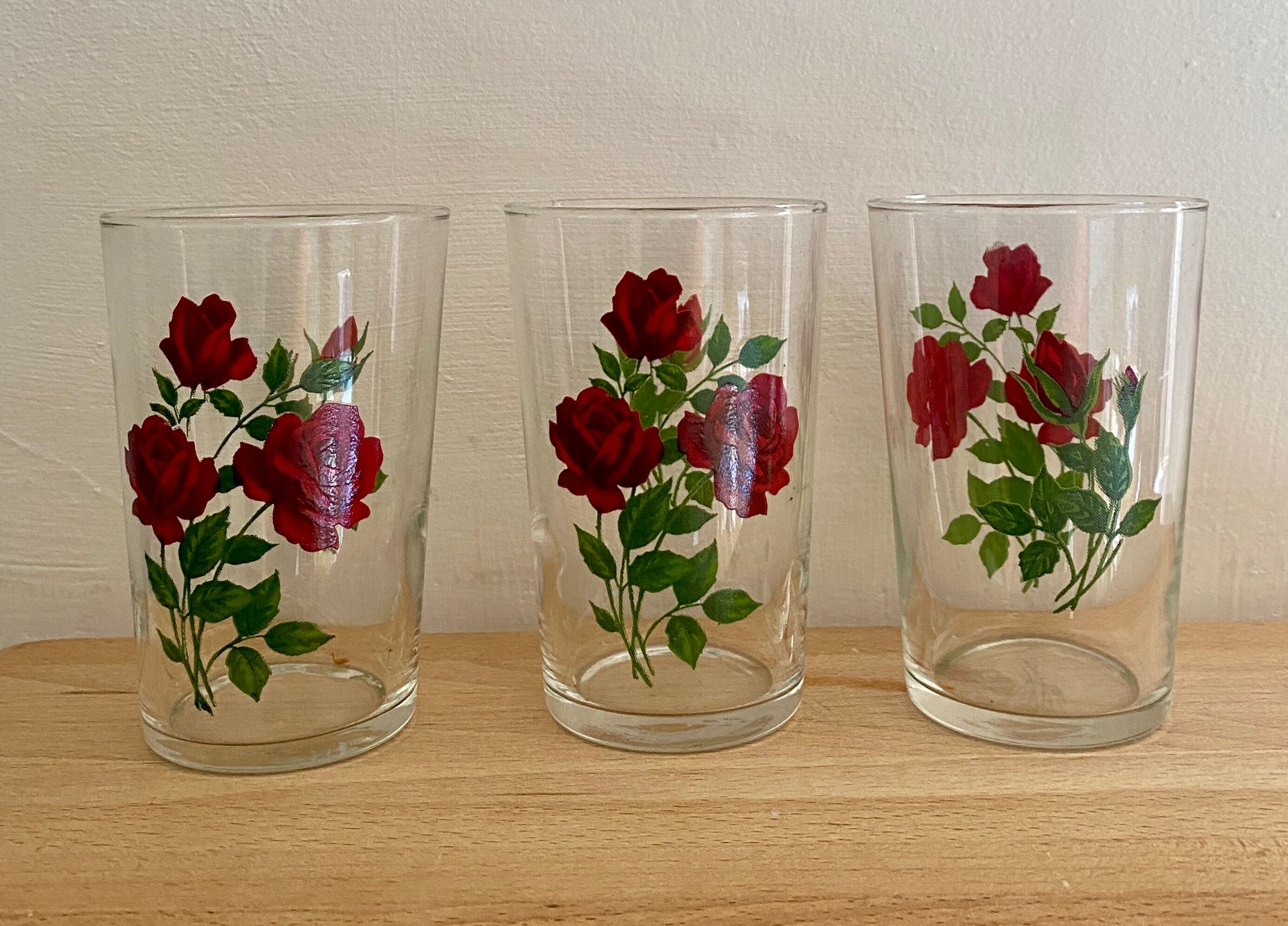 Set of 9 vintage glasses with flower designs - red roses -