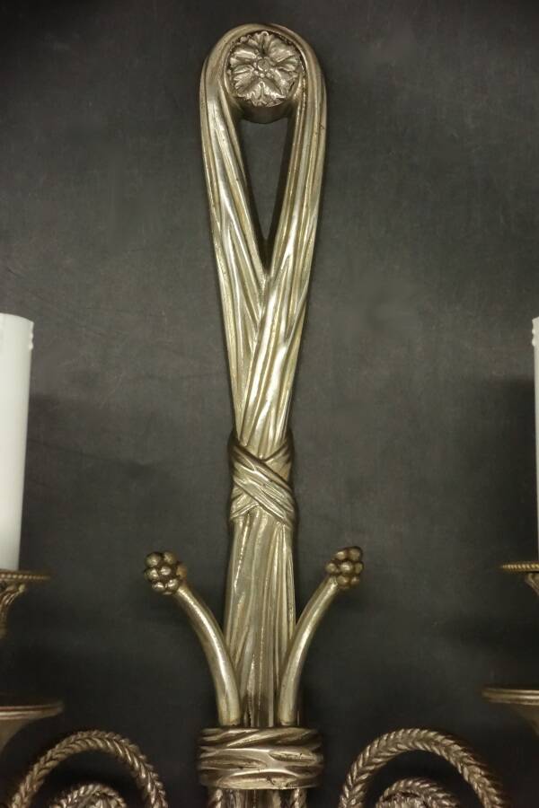 Paire de grandes appliques aux rubans style Louis XVI