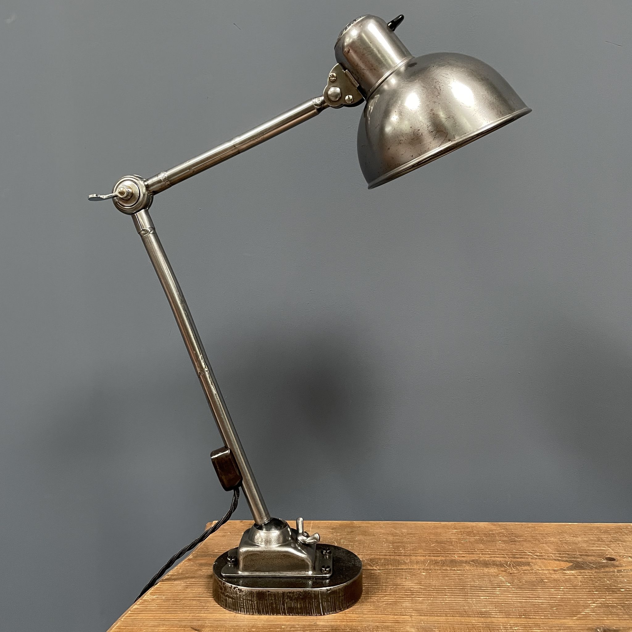 Lampe de table d’atelier Kaiser idell modèle 6726 polie des années 1930