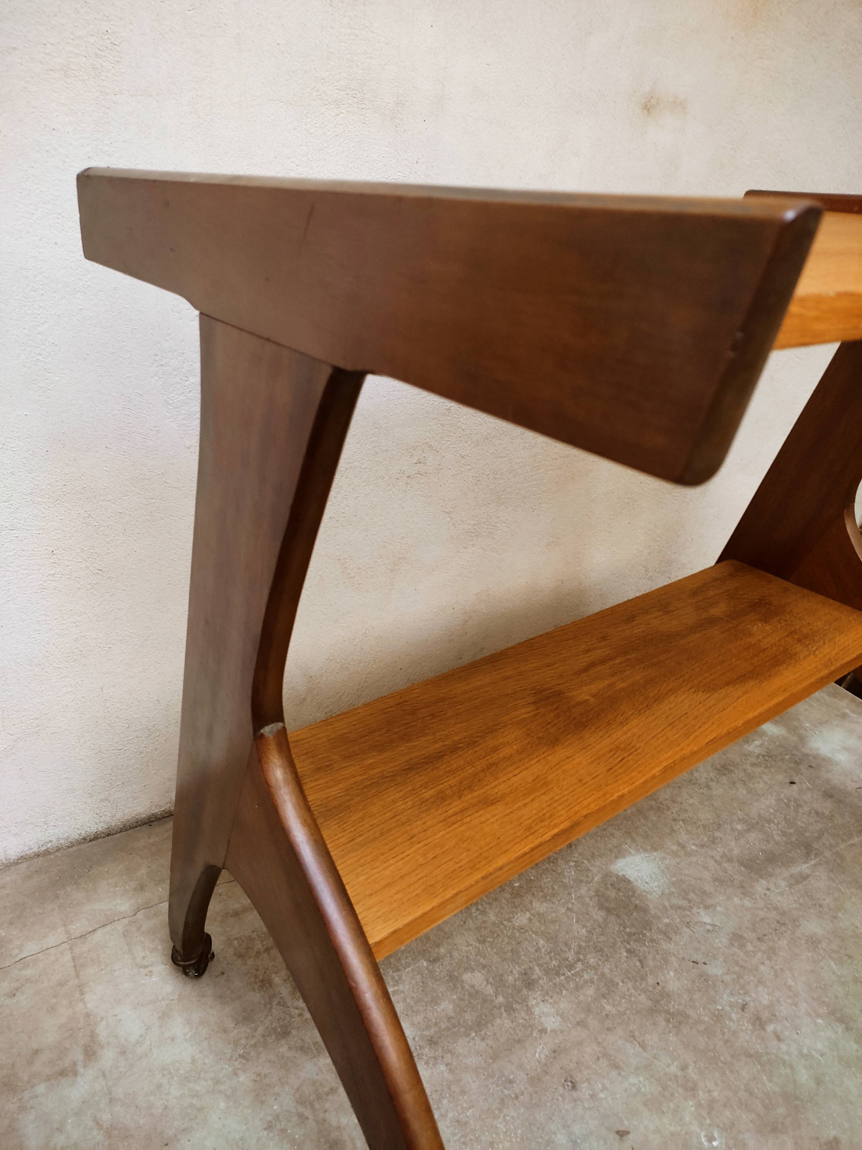 Scandinavian desktop or console