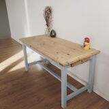Farm table