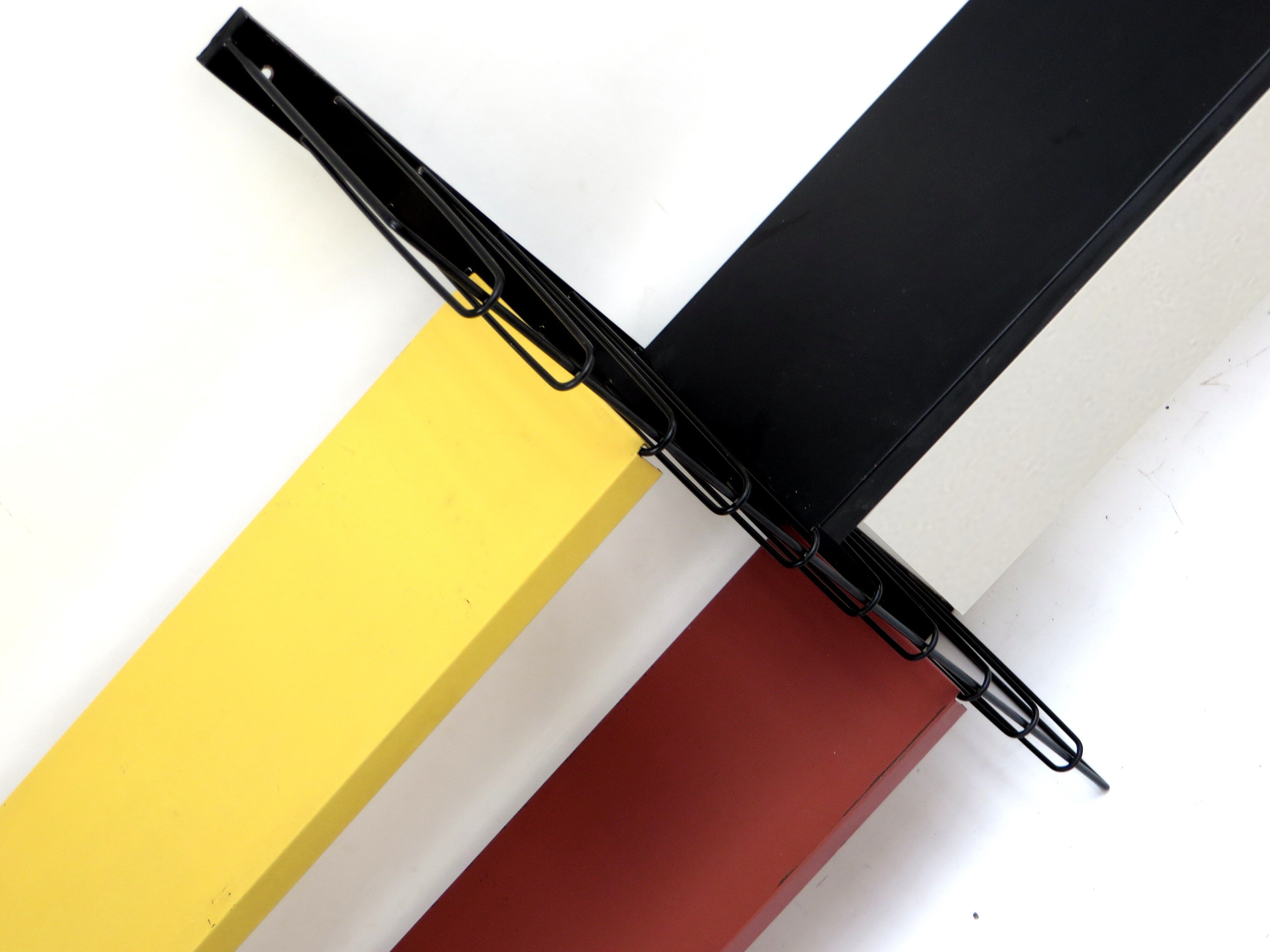 Vintage bookshelf / wall system from Tomado in metal with black frame with 5 shelves