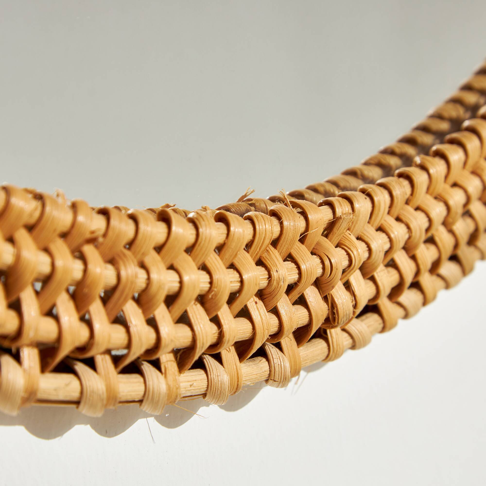 Round Wicker Framed Mirror, 1970s (MK10032)