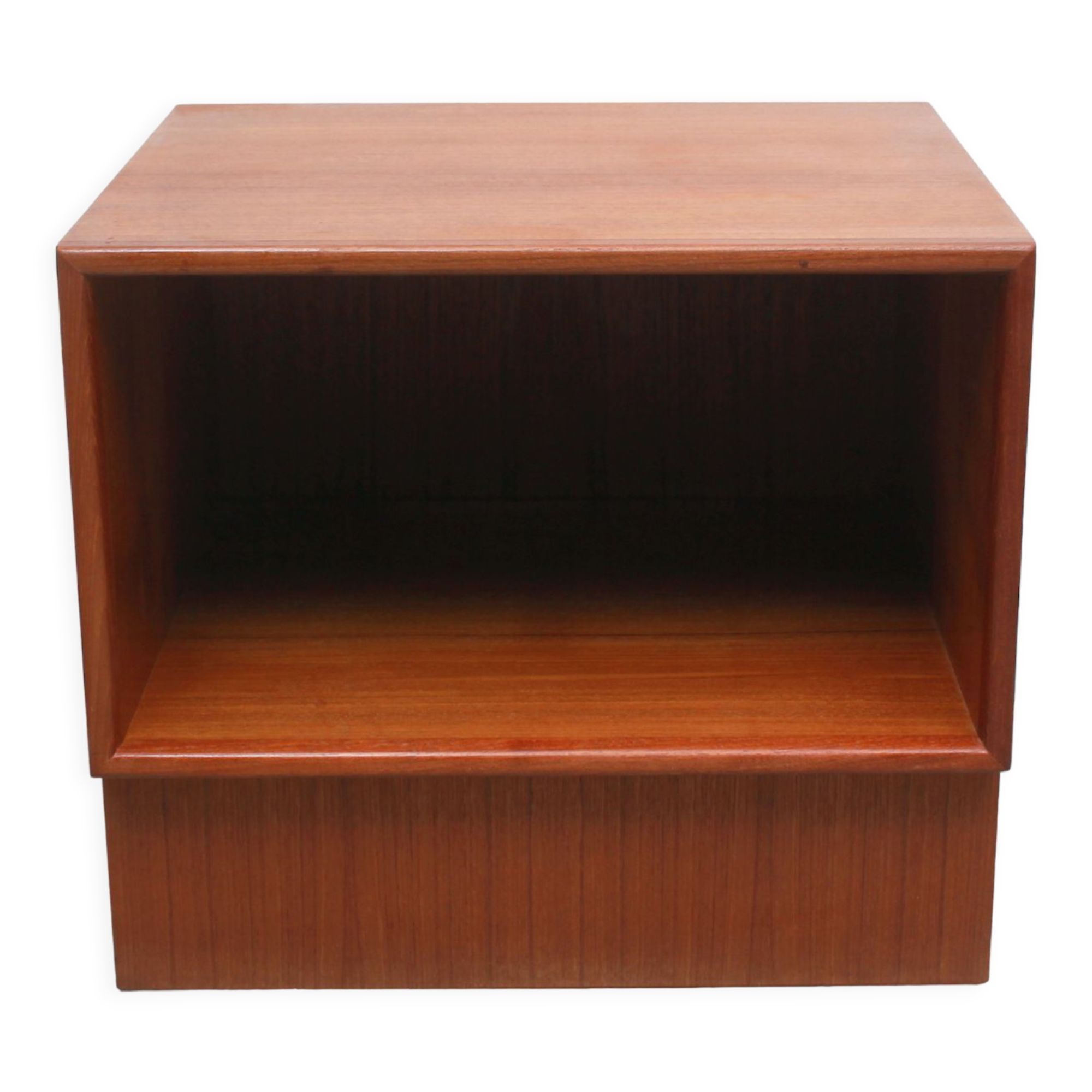 1960s nightstand i teak