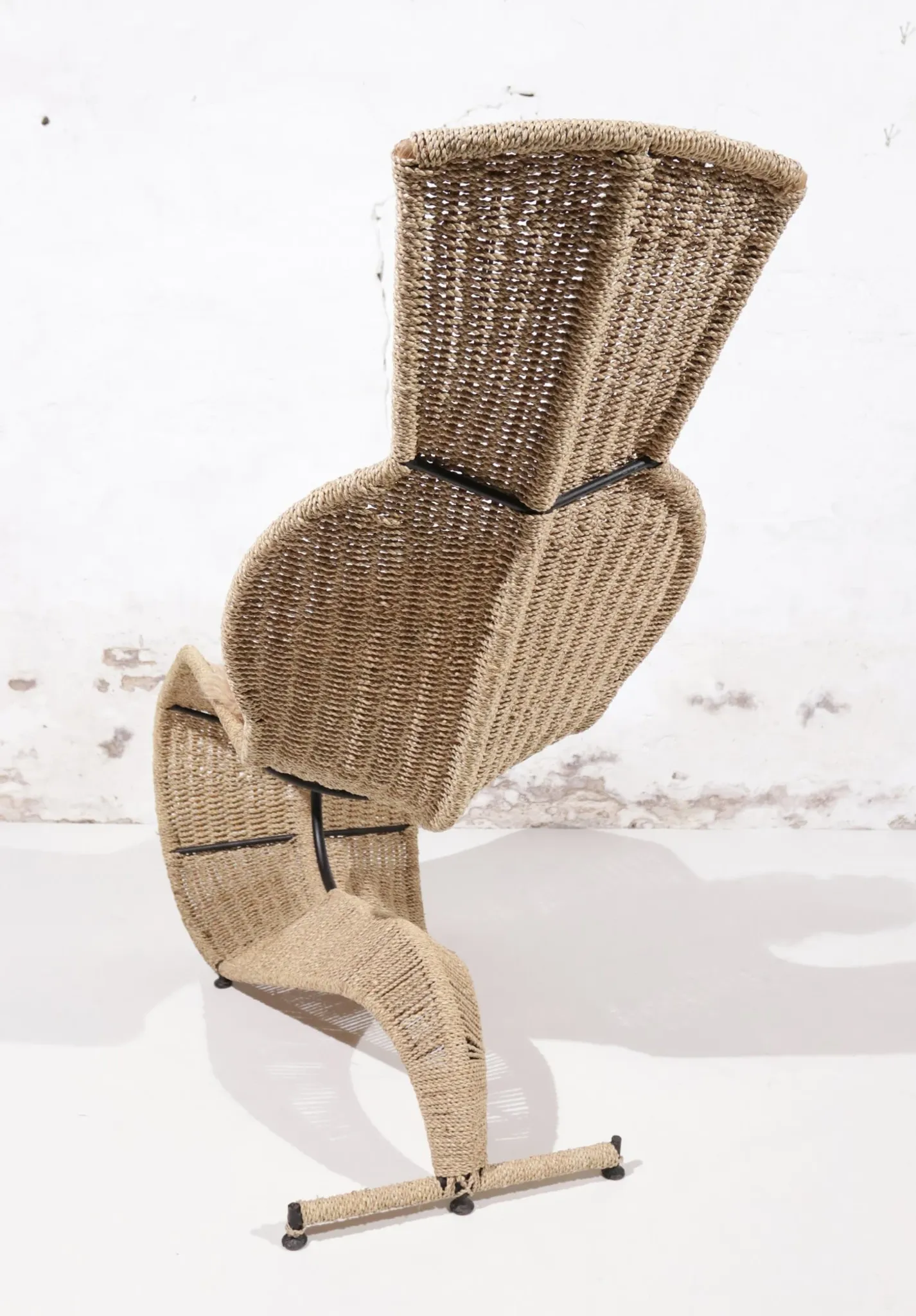 Tom Dixon Bolide rocking chaise in steel and woven seagrass – London, 1991