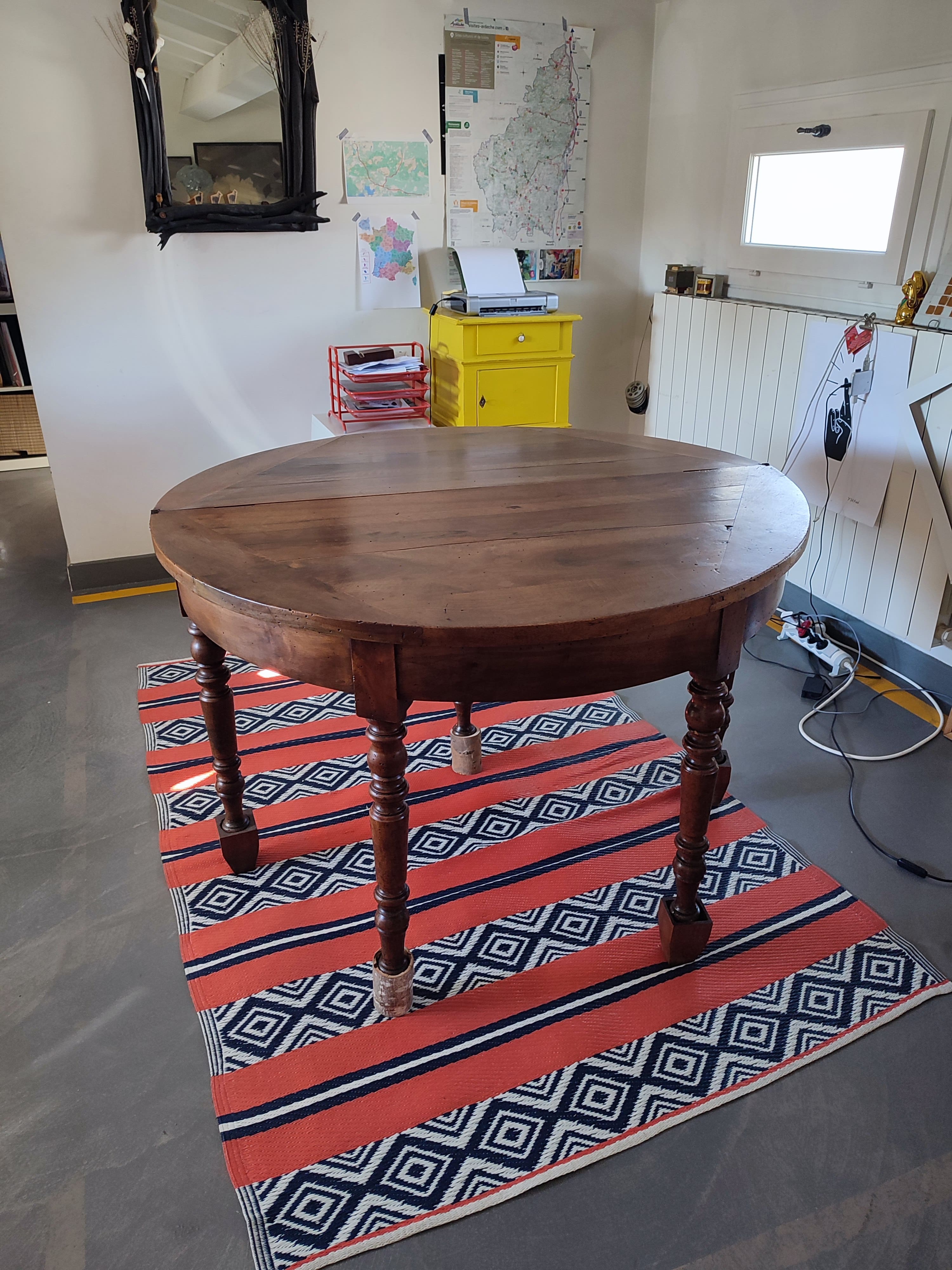 Round or half-moon oak table