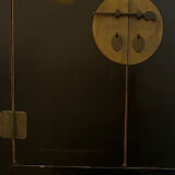 Armoire d’inspiration asiatique en bois laqué noir