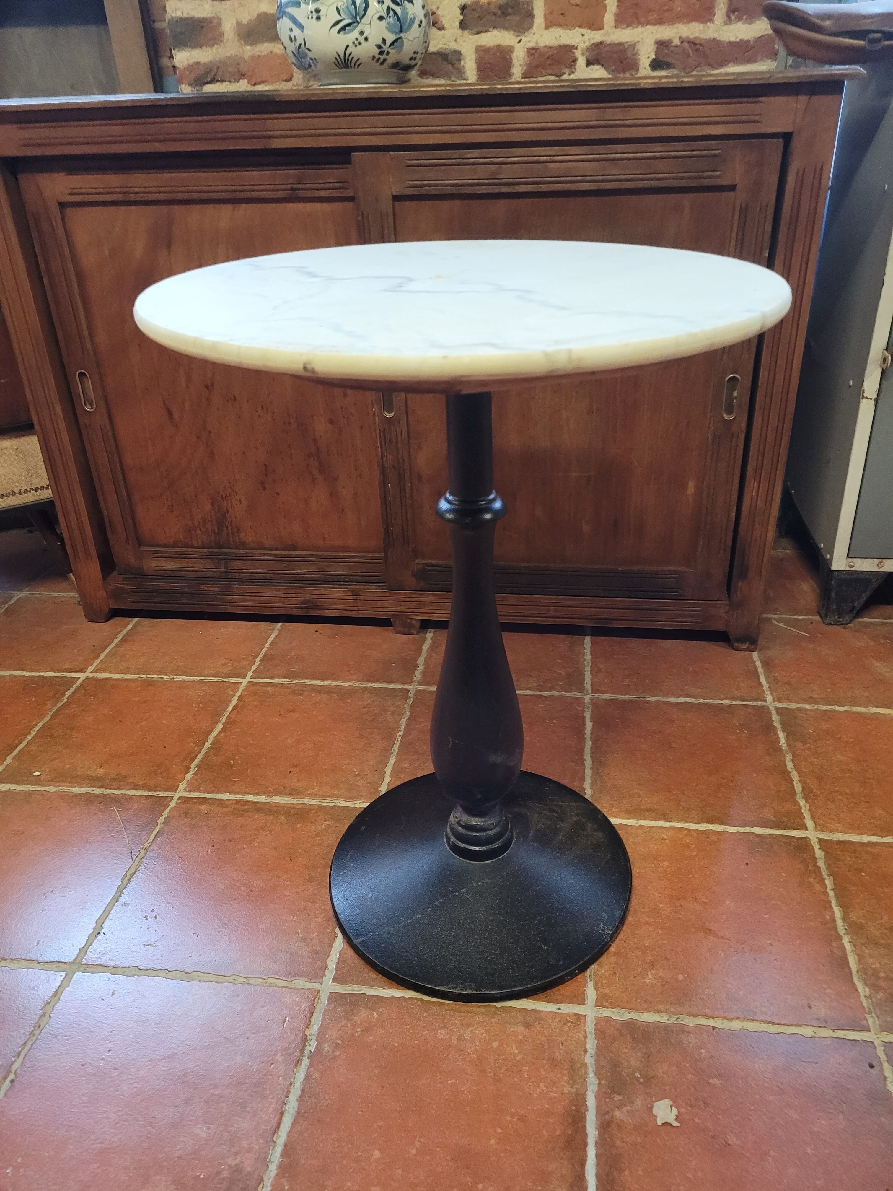 Gueridon bistro base cast iron marble top