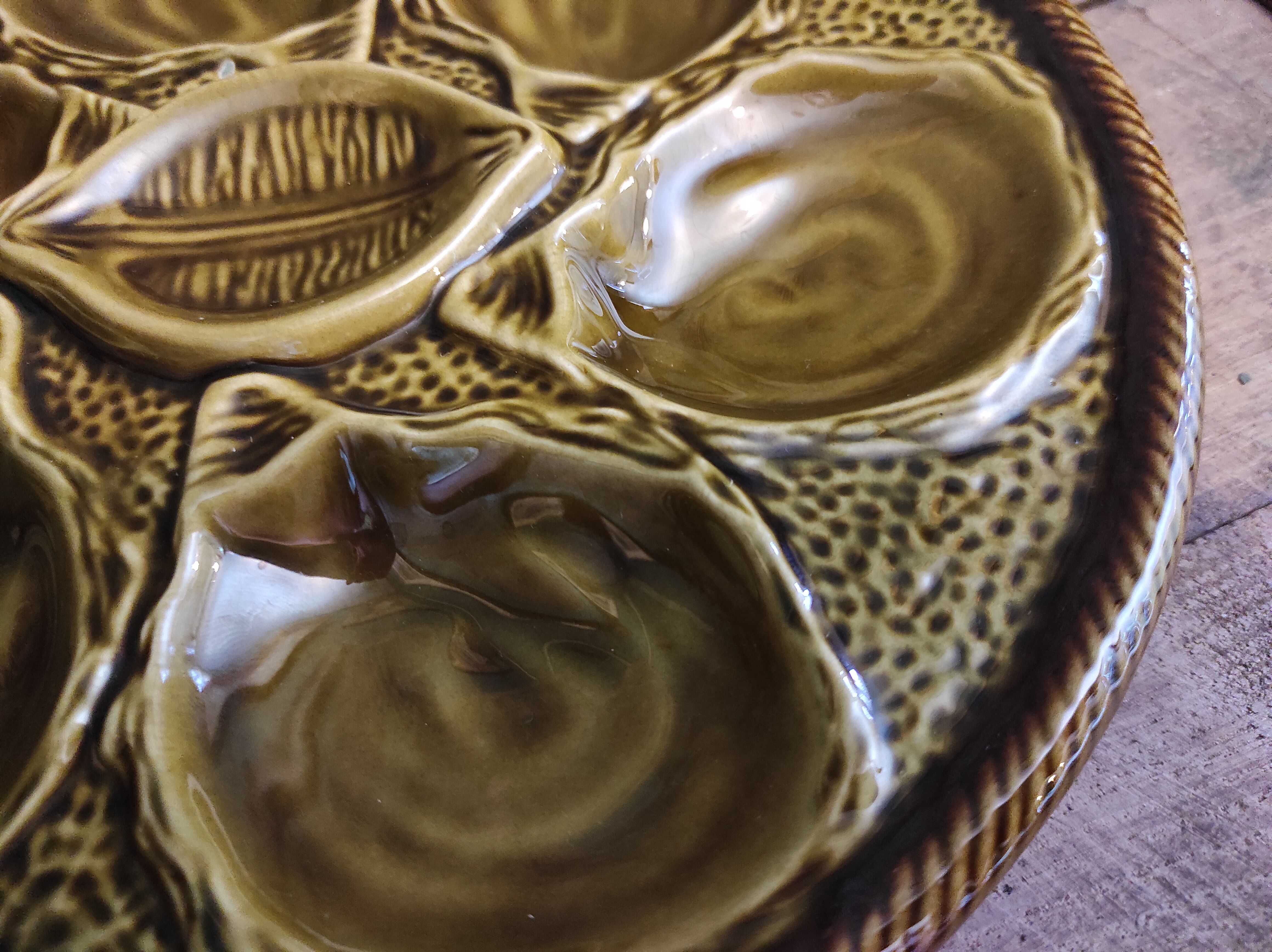 Vintage French oyster plate in Majolica from Saint Clément